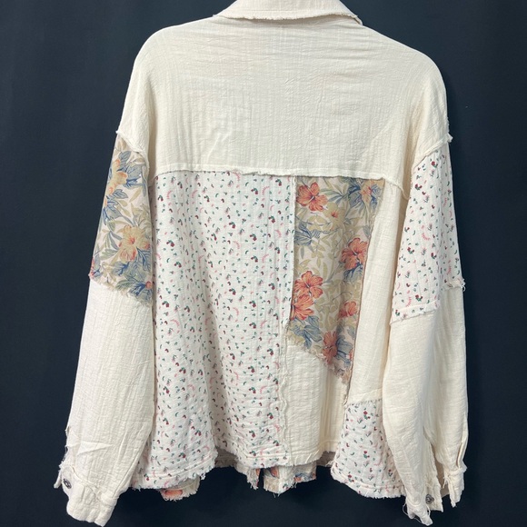 POL Cream Floral Button Down Shirt - Picture 2 of 5